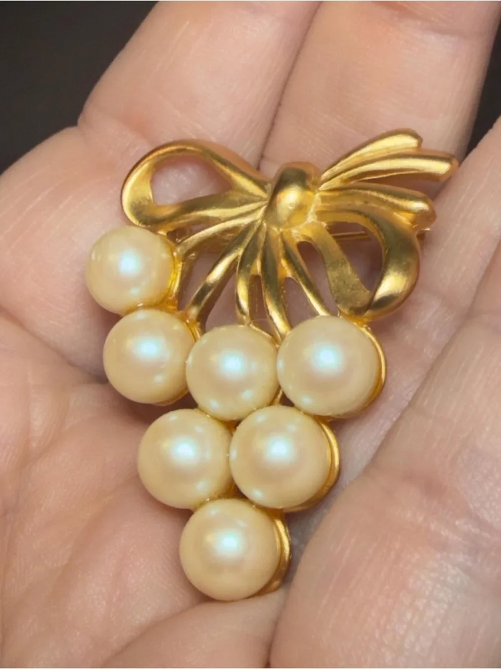 Vintage Faux Pearl Grape Brooch Gold Tone Cluster Ribbon Design